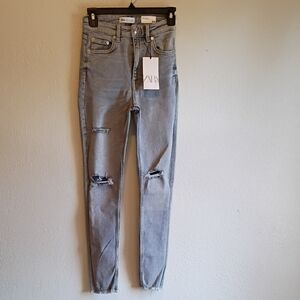 ZARA High Rise Ankle Length Skinny Jeans in size 2